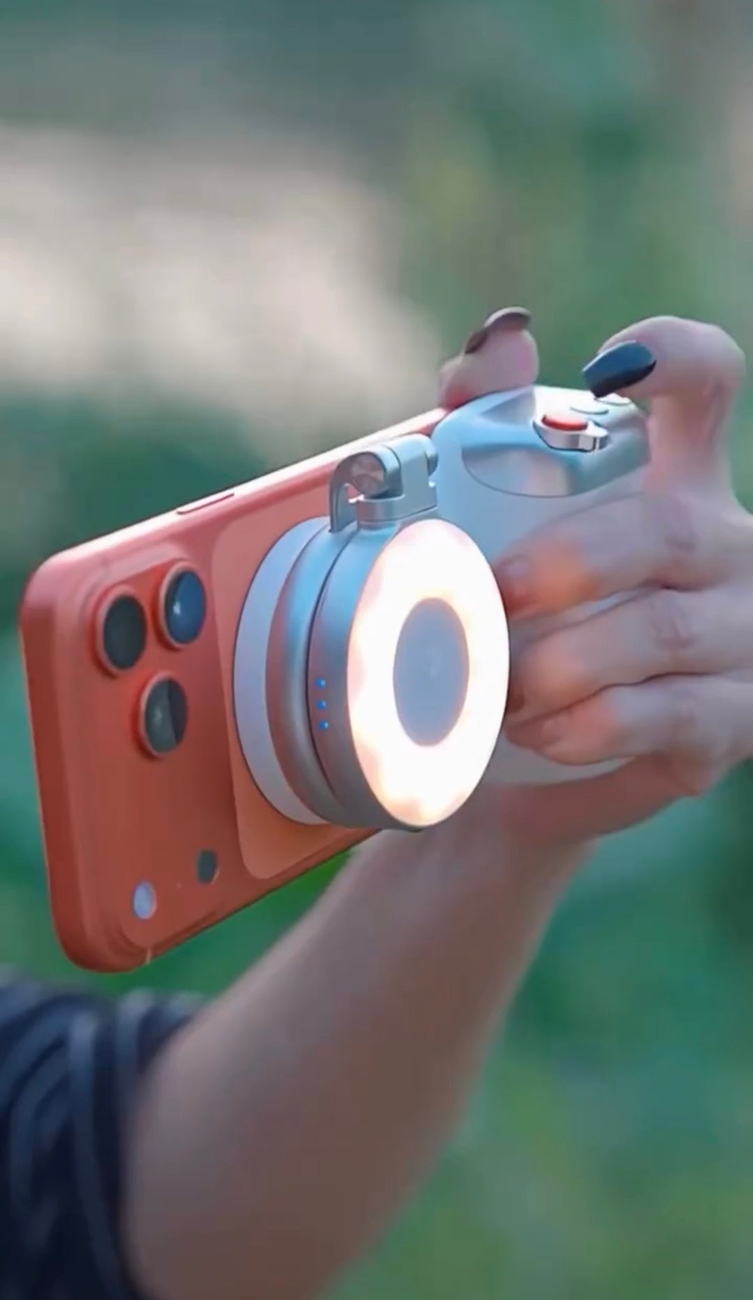 SnapGrip Pro: Magnetic Smartphone Camera Handle with Ring Light