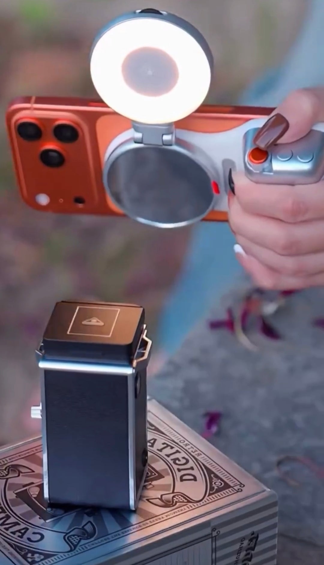SnapGrip Pro: Magnetic Smartphone Camera Handle with Ring Light